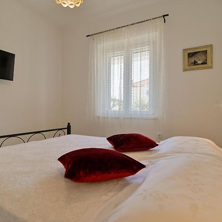 Apartments Art Трогир Екстериор снимка