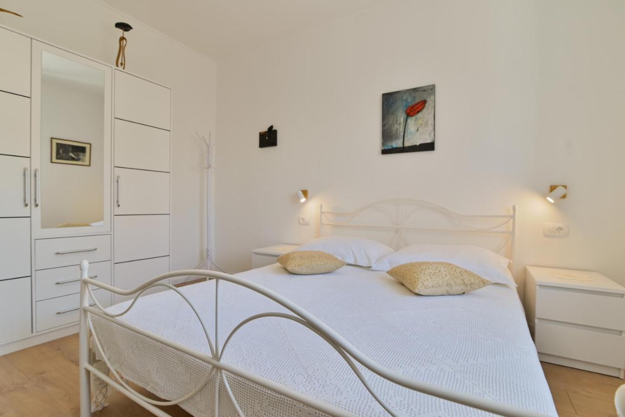 Apartments Art Трогир Екстериор снимка