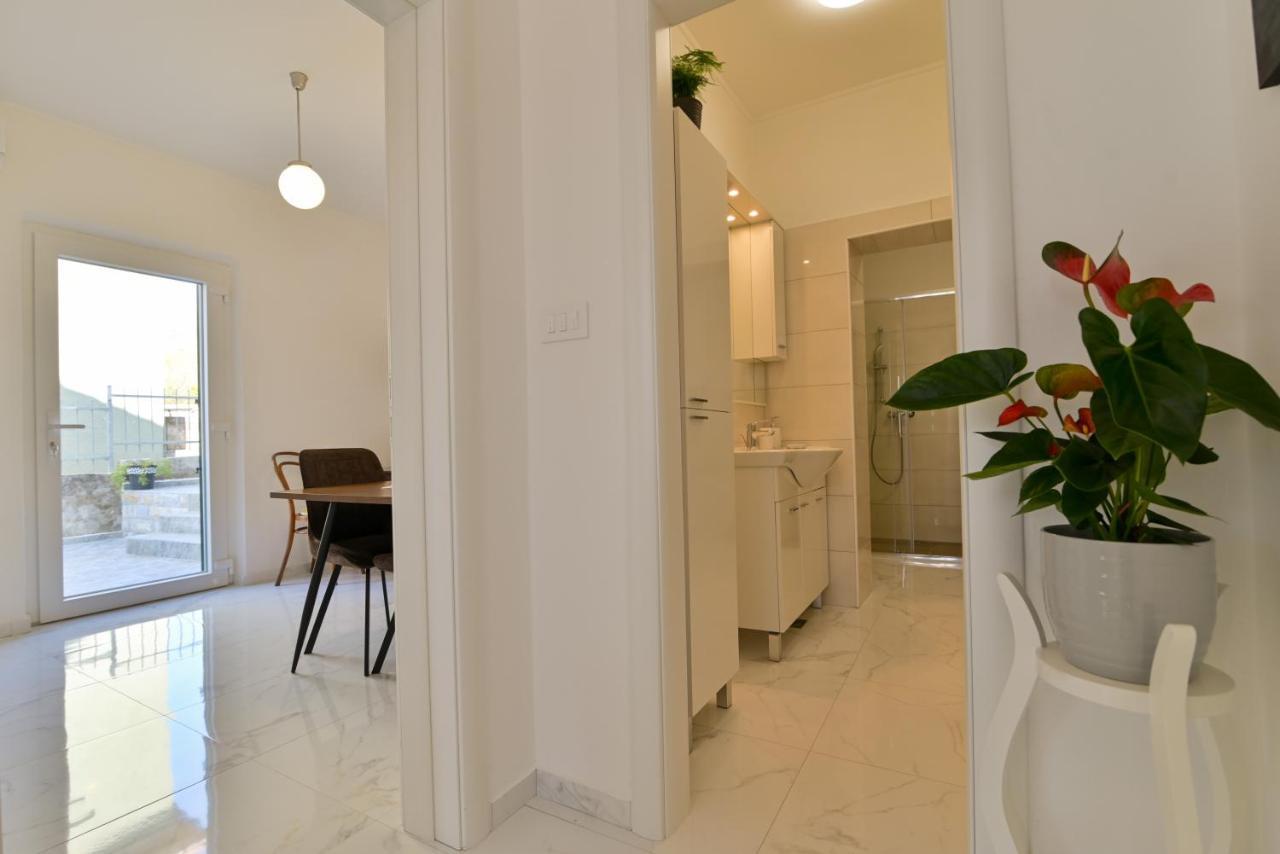 Apartments Art Трогир Екстериор снимка